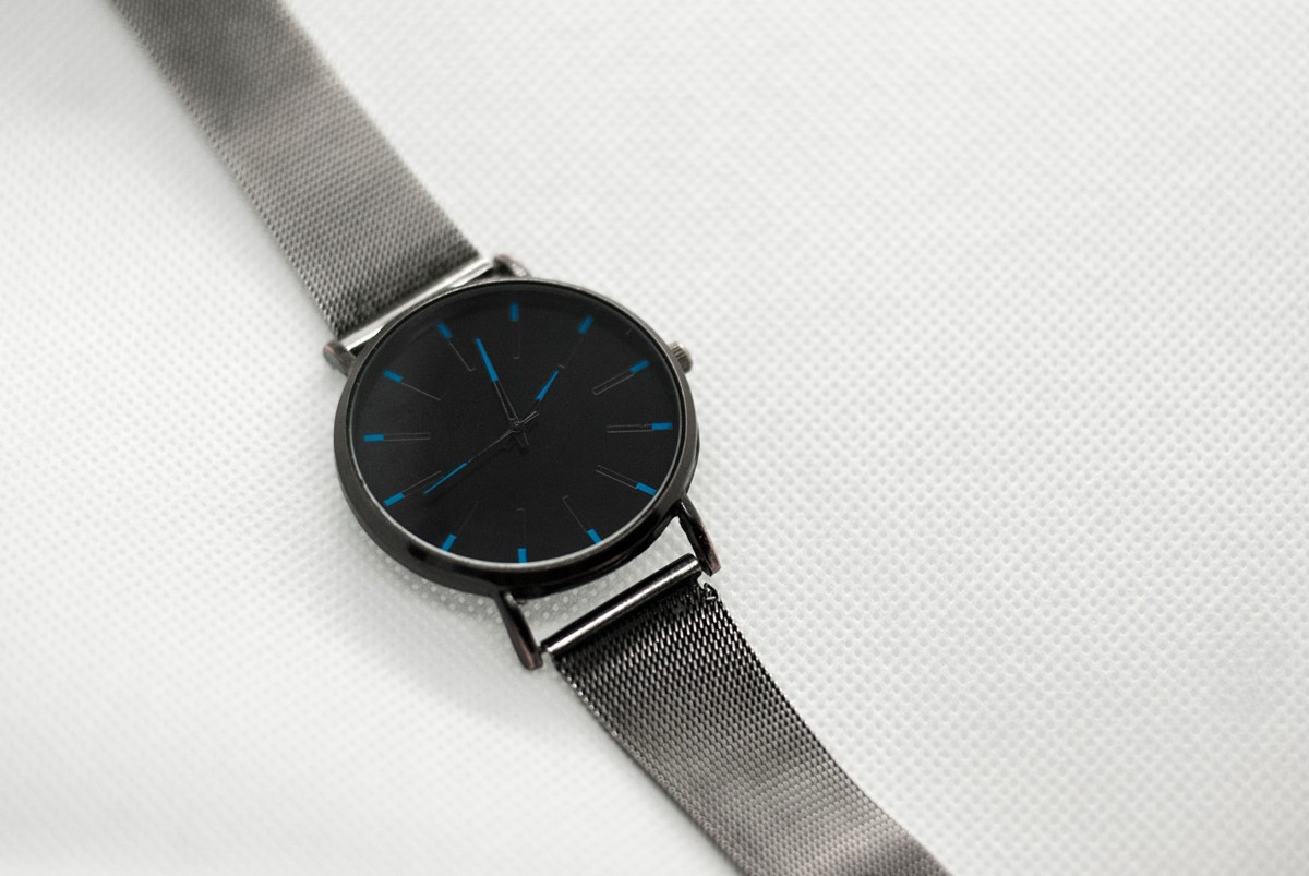 Montre, ligne classique